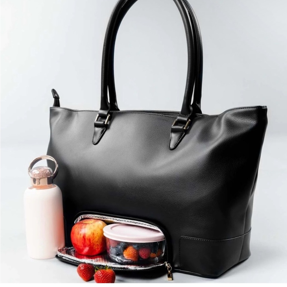 BuffBunny Navy Gamechanger Bag